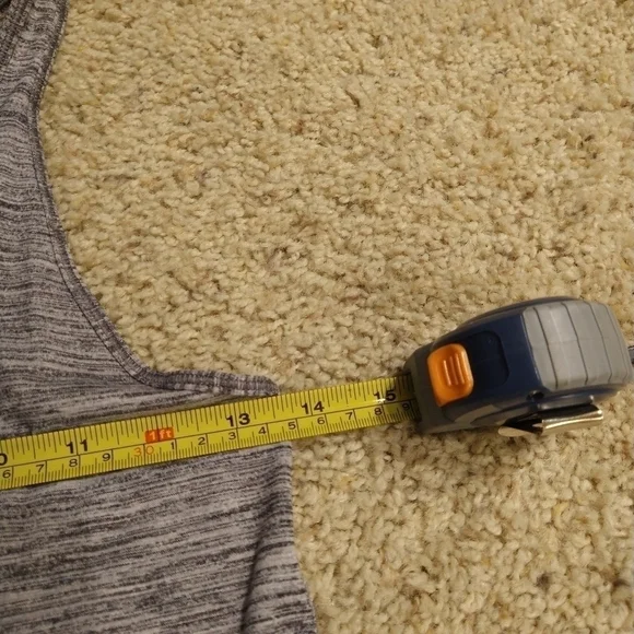 Lululemon Razorback Tank - Picture 6 of 7